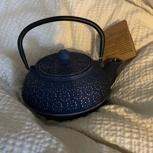 Ceramic indigo blue teapot